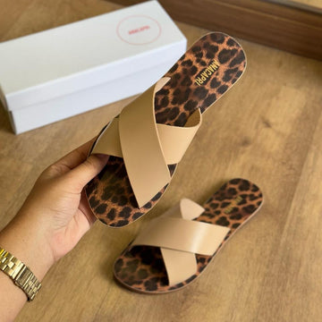 Rasteira Ana Capri Tiras Cruzadas Couro Animal Print C300140004