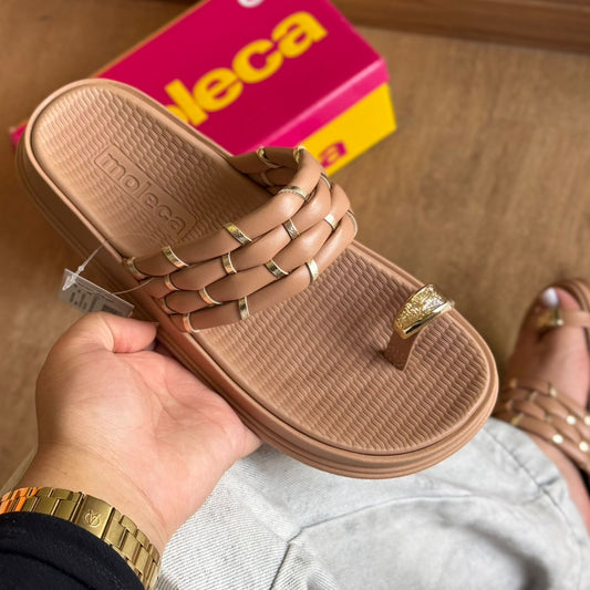 Sandália Moleca Detalhes Dourado 5556.111