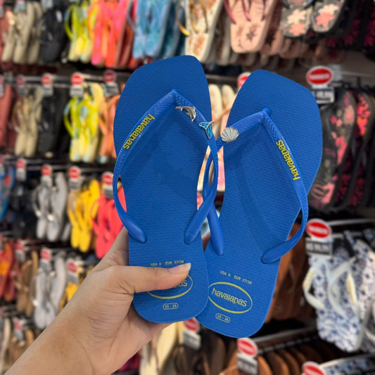 Chinelo Havaianas Logo Pop + Pin Concha, Golfinho e Sereia