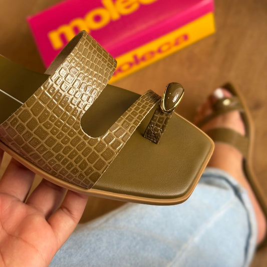 Sandália Moleca Rasteirinha Croco 5560.106