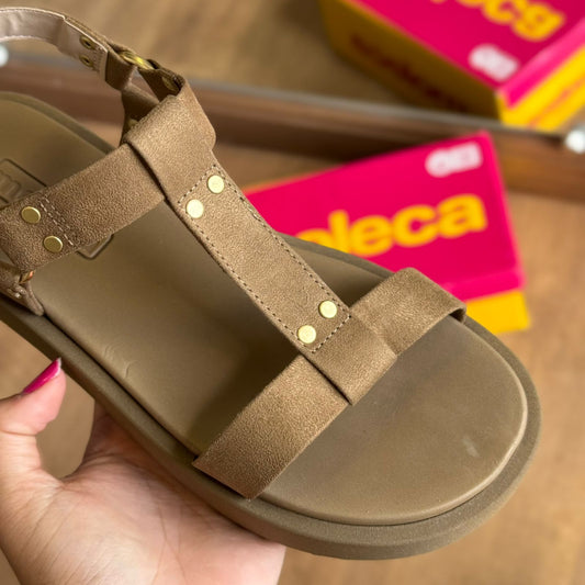 Sandália Moleca Detalhe Dourado 5489.125