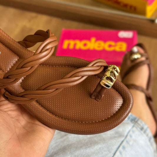 Sandália Moleca Rasteirinha Detalhe Dourado 5570.102