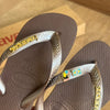 Havaianas Top + Pin Tucano + Pin Brasil + Placa Logo