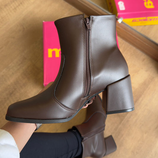 Bota Moleca Cano Curto Salto Bloco Médio 5352.100