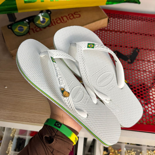 Havaianas Brasil (Branco) + Pin Cachorro Caramelo