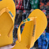 Havaianas Top + Placa logo Dourado + Pin Brasil + Pin Trevo + Pin Nome Brasil