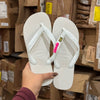 Havaianas Top + Pin Brasil + Placa Logo Nome