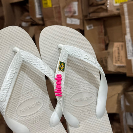 Havaianas Top + Pin Brasil + Placa Logo Nome