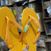 Havaianas Top (Amarelo Pop) + Pin Brasil + Pin Nome ( T-Y)
