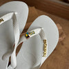 Havaianas Top + Pin Tucano + Pin Brasil + Placa Logo