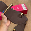 Sandalia Rasteira Arezzo Detalhe Dourado no Dedo Z191790001