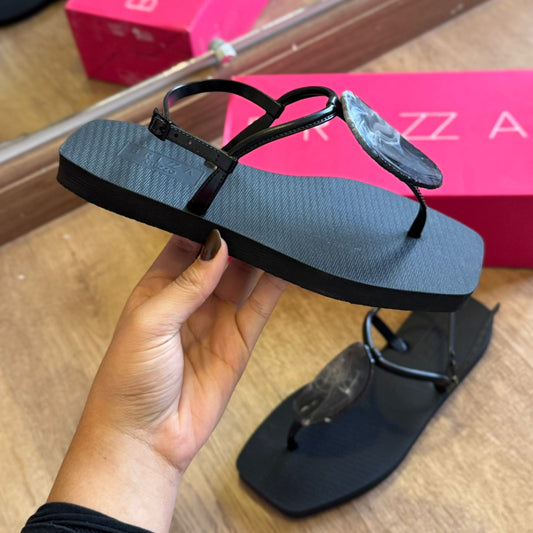 Sandália Rasteira Arezzo Slim Square Quartzo Z190270080