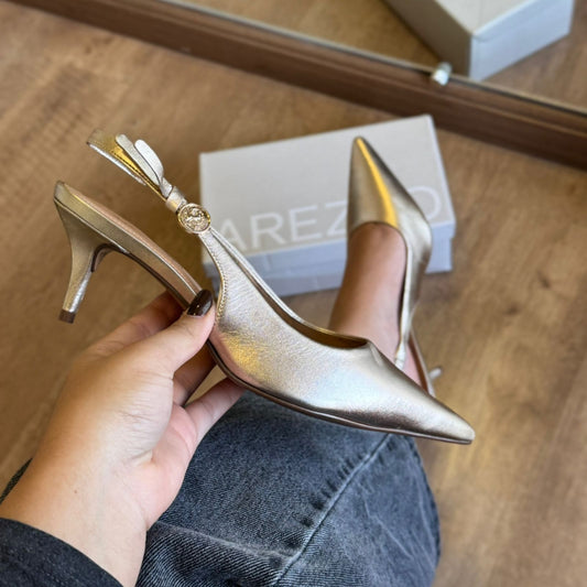 Scarpin Arezzo Couro Slingback Metal Heritage A127570201