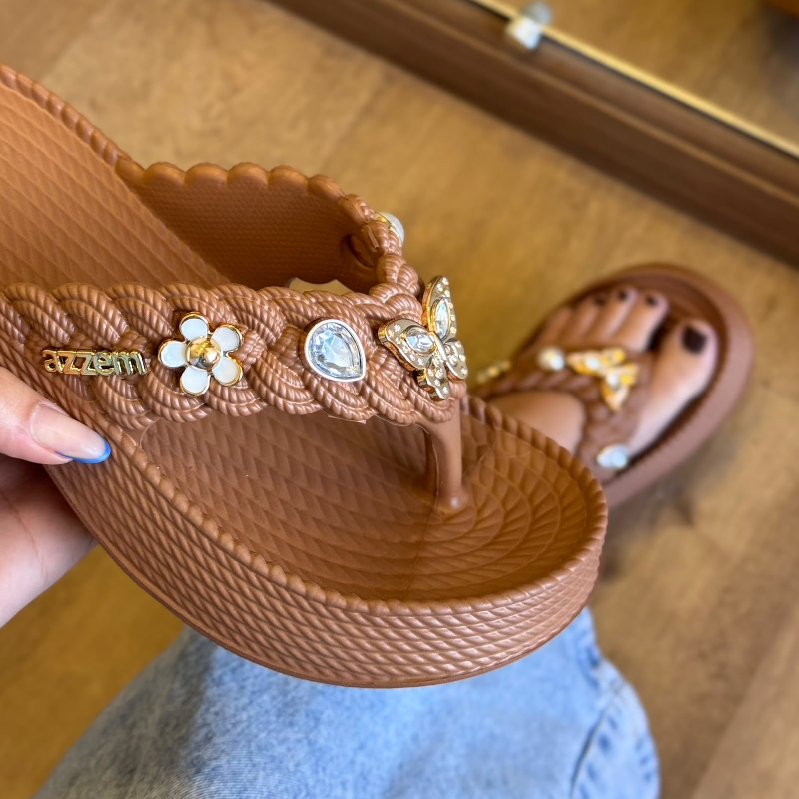 Flatform Azzem Botons Borboletas - Caramelo