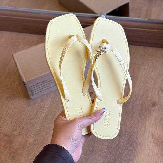 Chinelo Colcci Venice 158.01.01890 + Pin Prata Estrela Do Mar e Tartaruga Grátis