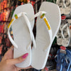 Havaianas Slim Square + Pin Frutas + Placa Logo