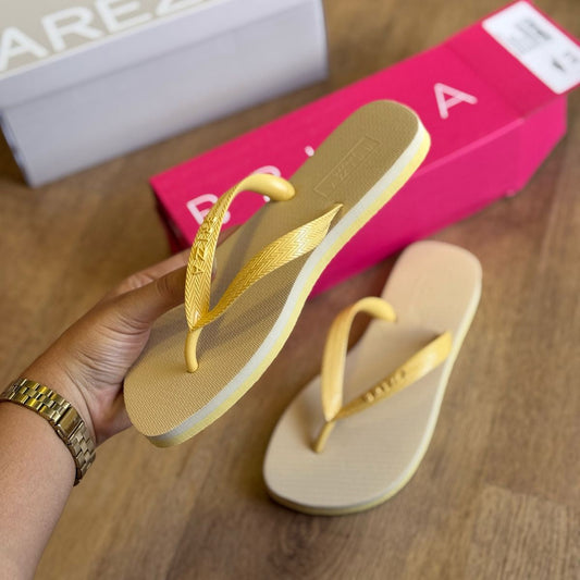 Chinelo de Dedo Arezzo Bicolor Roma Basics Z190350006